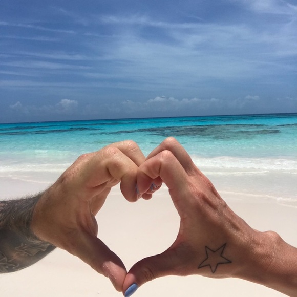 Meet your Posher, Stephanie - Picture 2 of 7